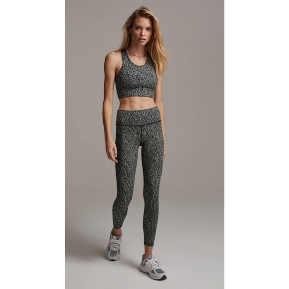VARLEY NWT Century Leggings 2.0 25" in Textured Grain Print // M - Picture 1 of 12